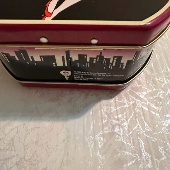 Vintage 2005 Betty Boop Round Lunch Box, In Good Condition, Great For Collectors - Picture 2 of 11